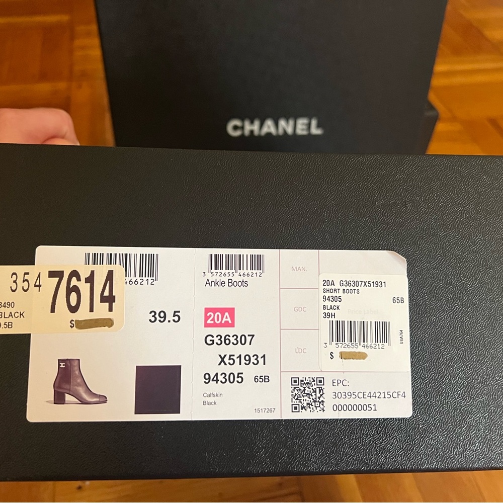 CHANEL Ankle short boots- Calfskin Black - Picture 5 of 5